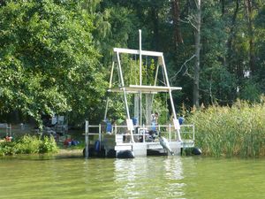 This video shows the drilling work at Lake Gosciaz in Central Poland, Sept. 2015.